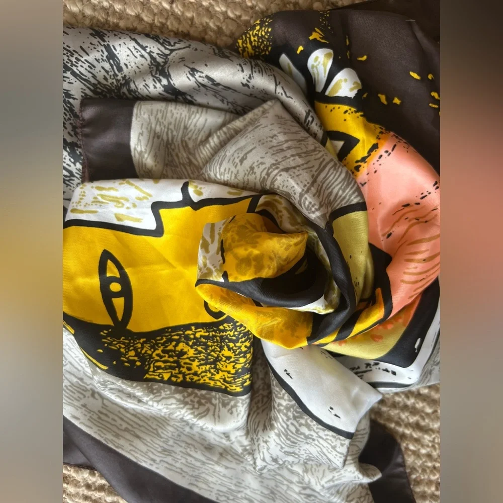 ✌️4/$20✌️ Picasso print scarf - Picture 5 of 8